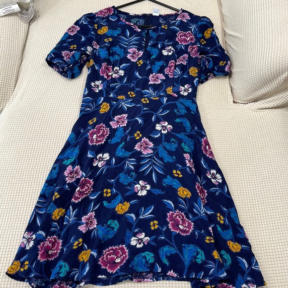 Beautiful dress - Picture 1 of 3